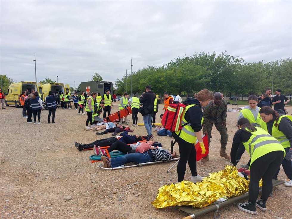 En el simulacro de atentado terrorista, que se ha realizado en el campus de la USJ, las víctimas presentaban heridas de bala, quemaduras y contusiones