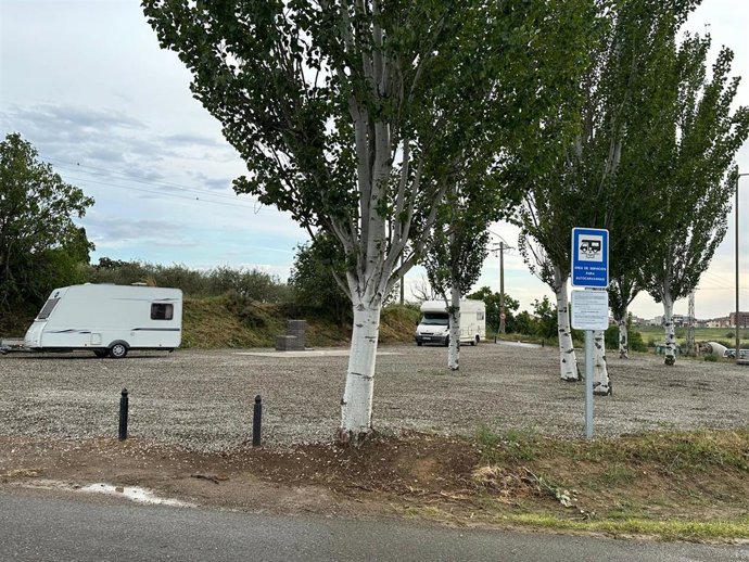 Binéfar ha estrenado un aparcamiento para autocaravanas