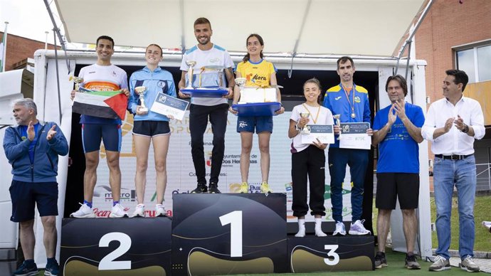 La VIII Carrera Popular de la Universidad Pablo de Olavide acoge casi 400 participantes.