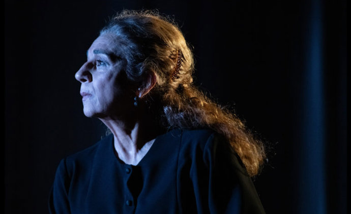 Archivo - La actriz Lolita actúa en la obra 'Poncia', basada en 'La casa de Bernarda Alba' de Federico García Lorca