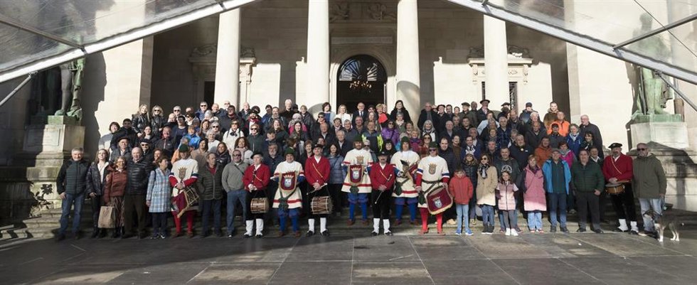 El tradicional zortziko 'Álava' da inicio al Día de San Prudencio