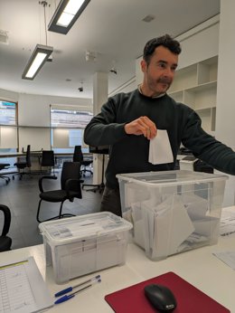 Chuaquín Bernal, reelegido presidentde de CHA-Zaragoza.