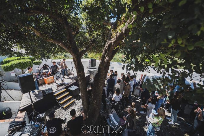 Archivo - Ojeando en una imagen de archivo