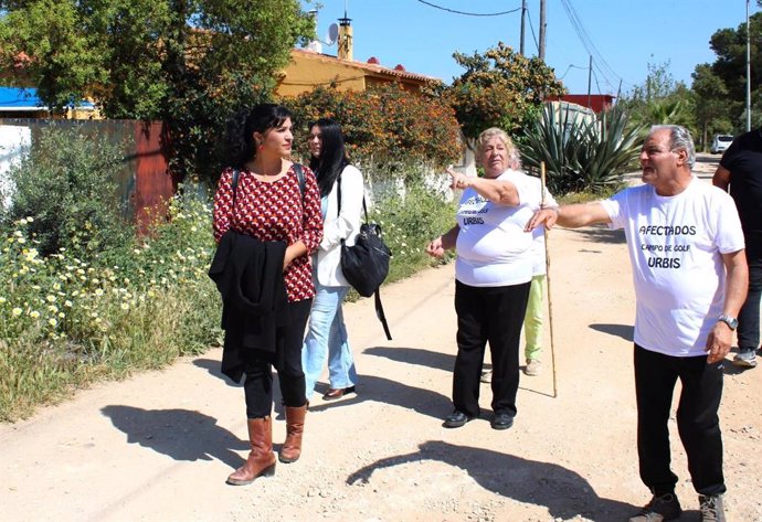 Con Málaga exige "soluciones para las más de 30 familias de Churriana afectadas".