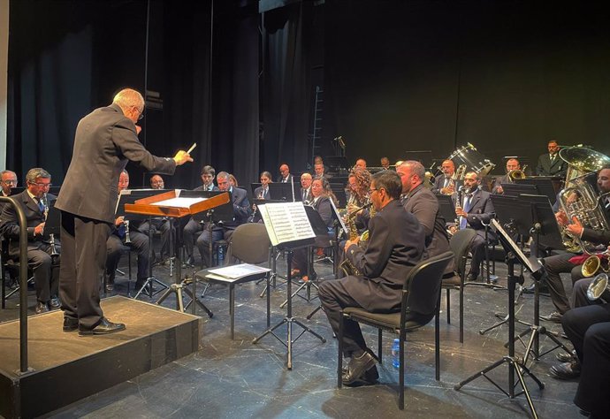 Concierto de la Banda Municipal de Música de Almería en el Teatro Apolo.
