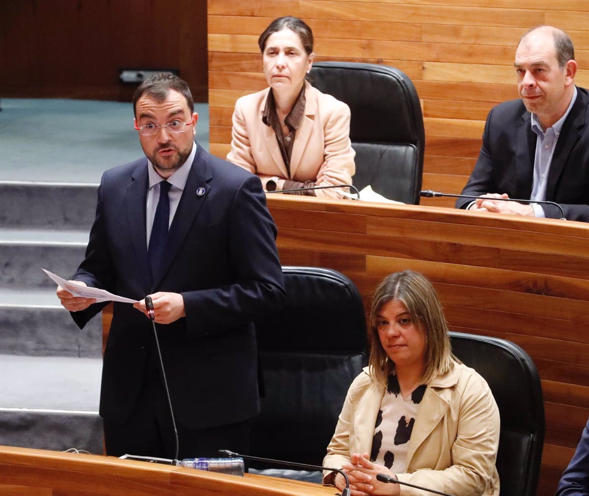 Barbón responderá a la oposición sobre su credibilidad, la  guerra a la burocracia  y el tejido industrial de Asturias