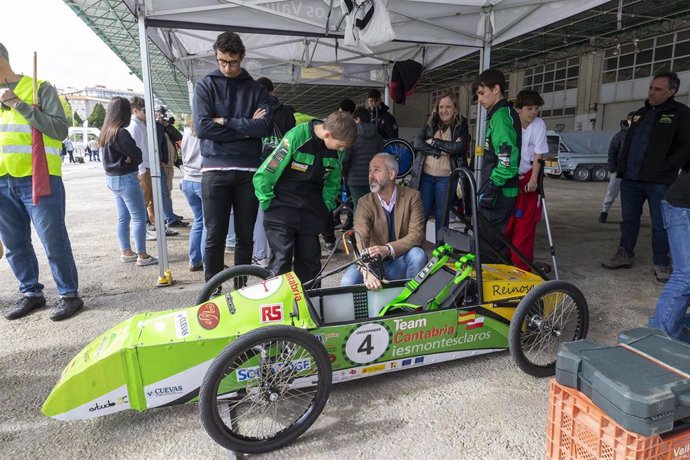 El Consejero De Educación, Formación Profesional Y Universidades, Sergio Silva, Asiste A La Primera Prueba En Cantabria De La Tercera Edición Del Circuito De Vehículos Eléctricos Y Ecológicos 'Circuito Urbano Greenpower'