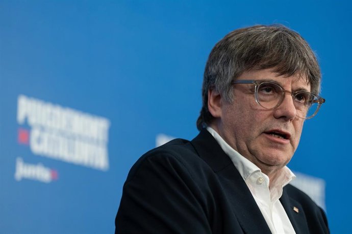 El expresidente de la Generalitat de Catalunya y candidato de Junts a las elecciones catalanas, Carles Puigdemont, durante una entrevista para Europa Press, a 26 de abril de 2024, en Argels (Francia). 