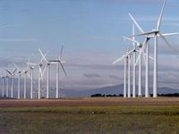 Los precios medios de la electricidad en 2024 son inferiores a los de 2023, según la CNMC