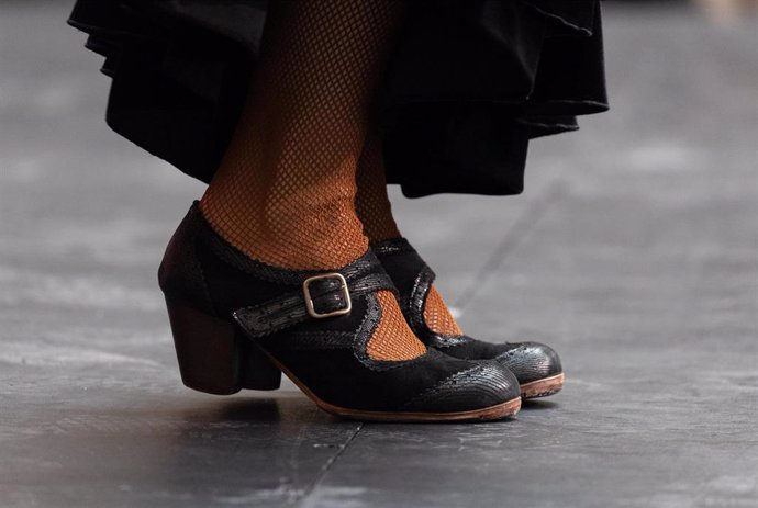 Archivo - Los zapatos de la bailaora Belén López durante el acto de celebración del flamenco como Bien de Interés Cultural, en la Real Casa de Correos, a 20 de marzo de 2024, en Madrid (España).