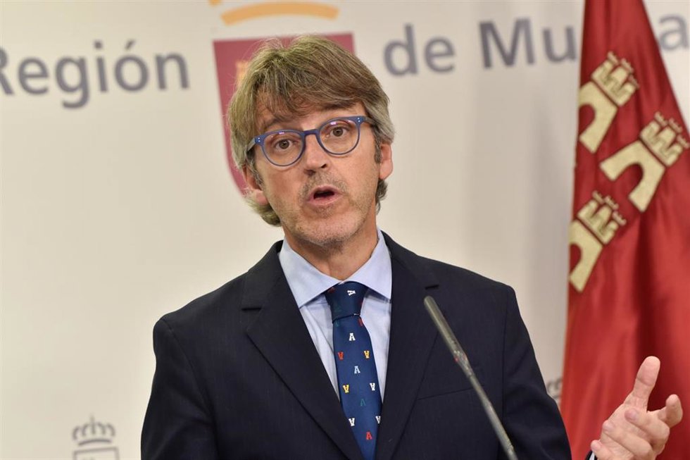 Archivo - EL consejero de Economía, Hacienda y Empresa, Luis Alberto Marín, en una rueda de prensa tras la reunión del Consejo de Gobierno