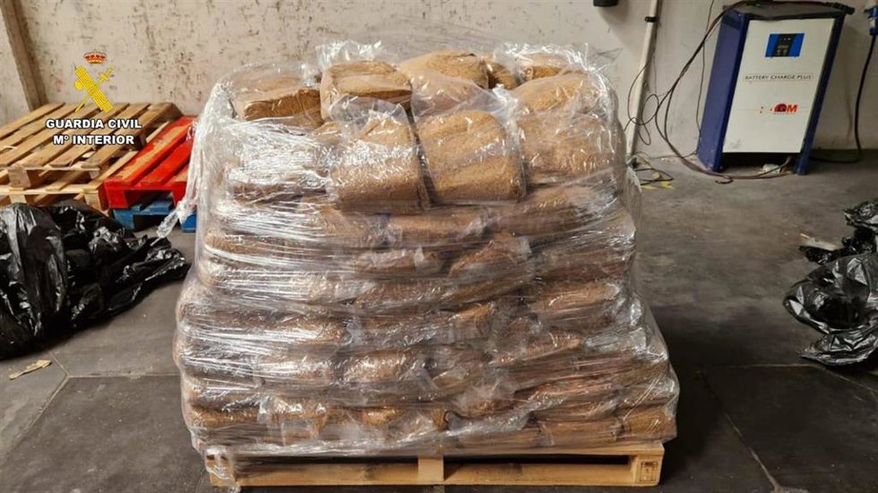 Incautación de picadura de tabaco de contrabando lista para su envío