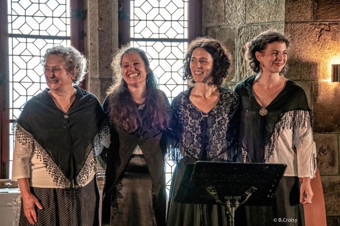 Archivo - Integrantes del grupo 'Cantaderas'