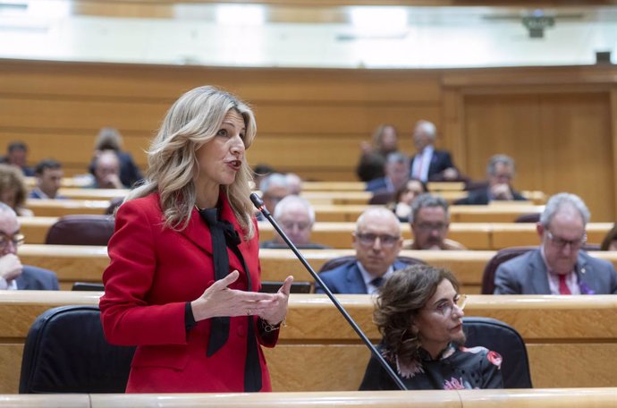 Archivo - La vicepresidenta segunda y ministra de Trabajo, Yolanda Díaz, interviene durante una sesión de control al Gobierno, en el Senado, a 5 de marzo de 2024, en Madrid (España). 