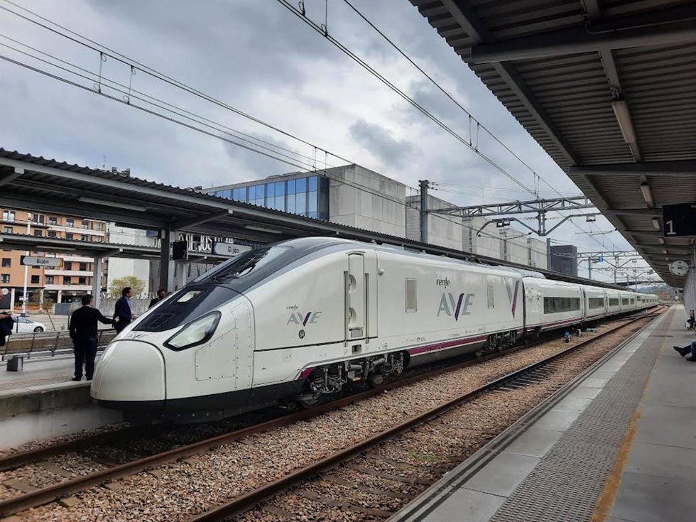 Tren Avril de la serie S-106