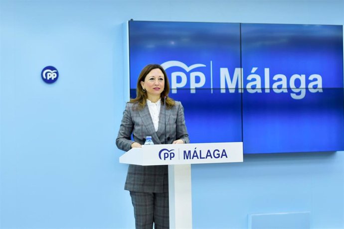 La presidenta del PP de Málaga, Patricia Navarro, en rueda de prensa.