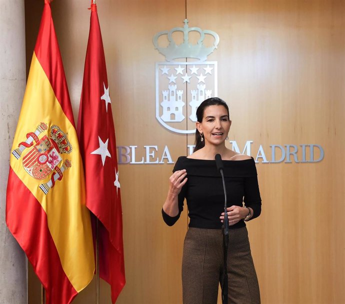 La portavoz de VOX en la Asamblea de Madrid, Rocío Monasterio, ofrece declaraciones a los medios de comunicación durante un pleno en la Asamblea de Madrid, a 11 de abril de 2024