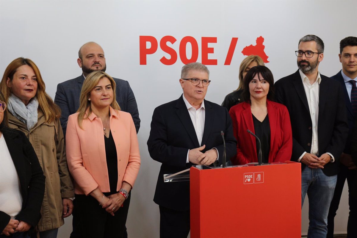 Vélez (PSRM-PSOE) destaca la  valentía  de Sánchez:  Ha convertido lo más humano en un acto revolucionario 