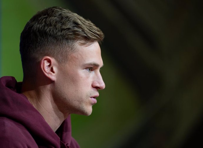29 April 2024, Bavaria, Munich: FC Bayern Munich Joshua Kimmich attends a press conference ahead of the Tuesday's UEFA Champions League semi final soccer match between Bayern Muich and Real Madrid. Photo: Sven Hoppe/dpa