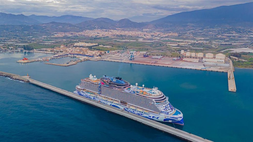 El Crucero Norwegian Viva vuelve al Puerto de Motril en su segunda temporada de navegación