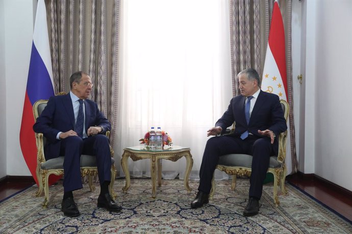 Archivo - HANDOUT - 05 February 2019, Tajikistan, Dushanbe: Russian Foreign Minister Sergey Lavrov (L) meets with Tajikistan's Minister of Foreign Affairs Sirodjidin Aslov. Photo: Scherbak/Russian Foreign Ministery/dpa - ATTENTION: editorial use only and 