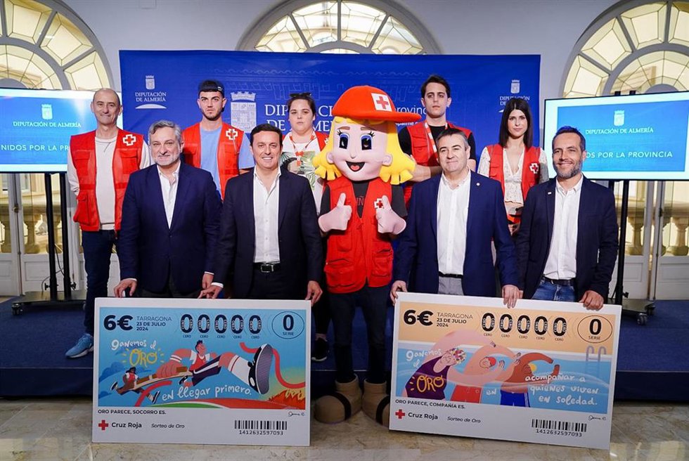 El presidente de la Diputación de Almería muestra su apoyo al Sorteo del Oro de Cruz Roja.