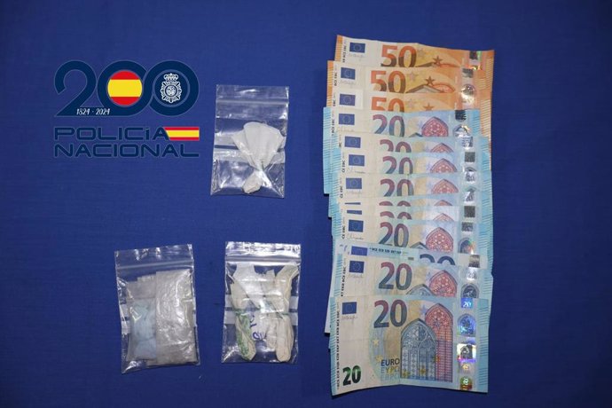 Droga y dinero intervenidos al conductor en Salamanca