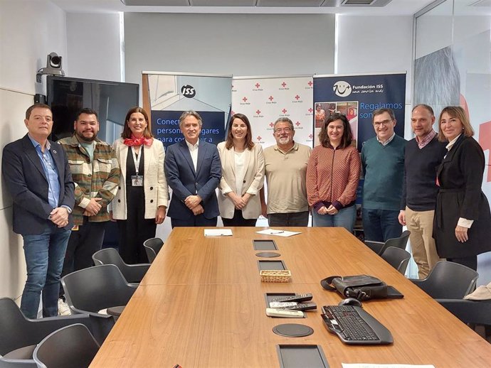 Acuerdo entre la Fundación ISS 'Una Sonrisa Más' y Cruz Roja Española para ayudar a mujeres víctimas de violencia de género