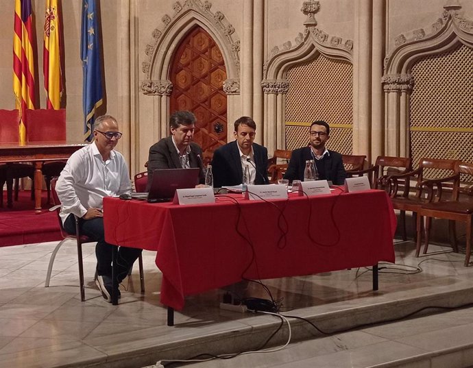 El Govern presenta su estrategia en materia de deporte para los próximos años.