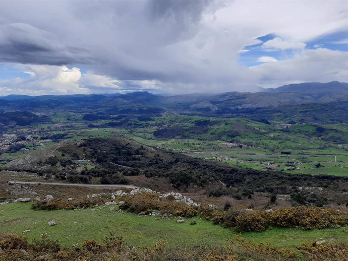 Vistas de Cantabria desde Peña Cabarga.
