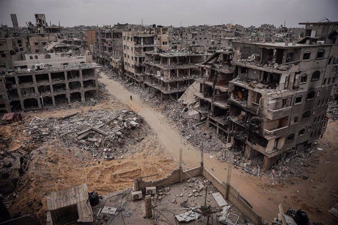 Edificios destruidos por la ofensiva militar de Israel contra la ciudad de Jan Yunis, en el sur de la Franja de Gaza (archivo)