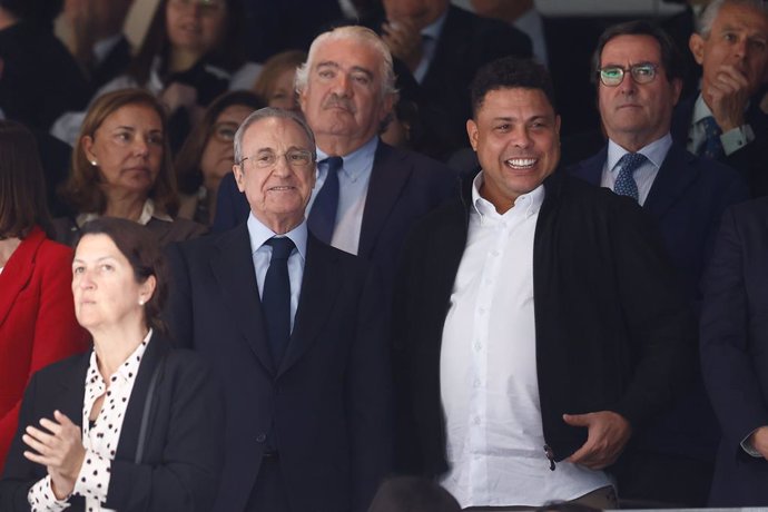 Archivo - Florentino Perez, President of Real Madrid, and Ronaldo Nazario, President of Real Valladolid, are seen during the spanish league, La Liga Santander, football match played between Real Madrid and Real Valladolid at Santiago Bernabeu stadium on A