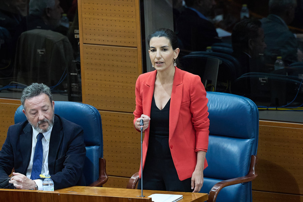 La portavoz de VOX en la Asamblea de Madrid, Rocío Monasterio, interviene durante una sesión de control al Gobierno de la Comunidad de Madrid, en la Asamblea de Madrid, a 30 de abril de 2024, en Madrid (España).