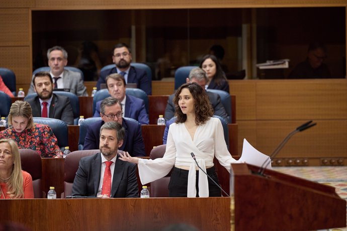 La presidenta de la Comunidad de Madrid, Isabel Díaz Ayuso, interviene durante una sesión de control al Gobierno de la Comunidad de Madrid, en la Asamblea de Madrid, a 30 de abril de 2024, en Madrid (España).