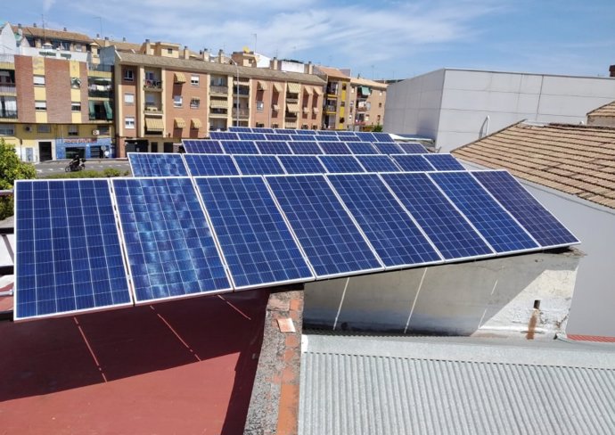 Placas solares en las instalaciones del Banco de Alimentos Medina Azahara