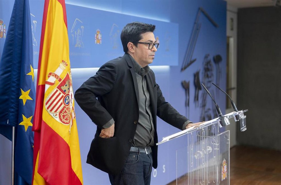 Archivo - El secretario primero de la Mesa del Congreso, Gerardo Pisarello, en el Congreso de los Diputados, a 13 de febrero de 2024, en Madrid (España).