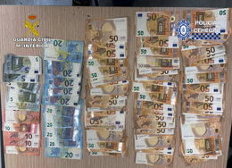 Imagen del dinero intervenido por la Guardia Civil