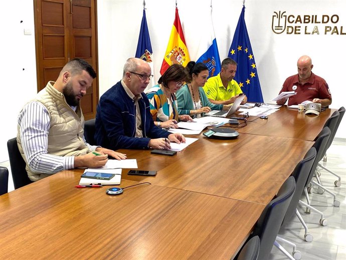 El vicepresidente del Cabildo de La Palma, Juan Ramón Felipe, preside una nueva reunión del Peinpal en la que se ha autorizado el acceso a nuevas viviendas en Puerto Naos