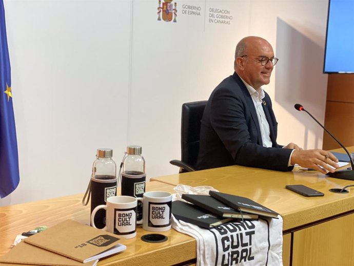 Archivo - El delegado del Gobierno en Canarias, Anselmo Pestana