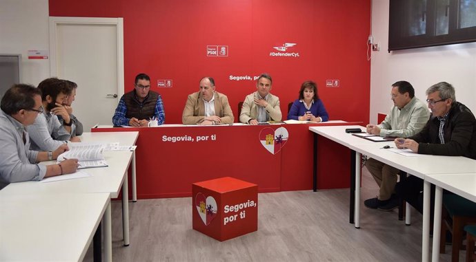 Un momento de la reunión de José Luis Aceves con los Representantesd de las OPAs de Segovia