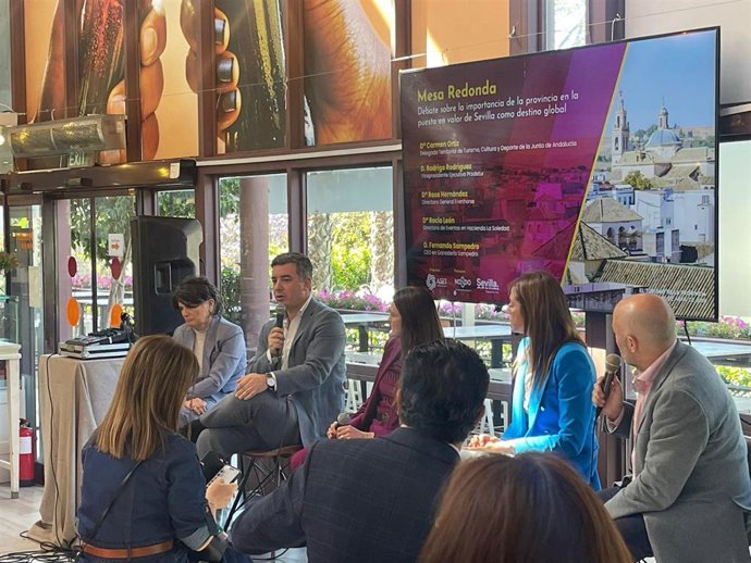 El vicepresidente de Prodetur, Rodrigo Rodríguez Hans, en el foro de ASET.