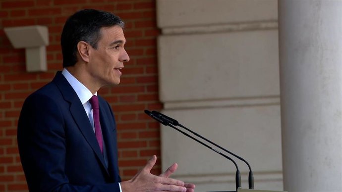 El presidente del Gobierno, Pedro Sánchez, comparece en el Complejo de la Moncloa, a 29 de abril de 2024, en Madrid (España). 