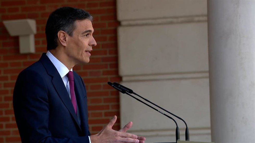 El presidente del Gobierno, Pedro Sánchez, comparece en el Complejo de la Moncloa, a 29 de abril de 2024, en Madrid (España). 