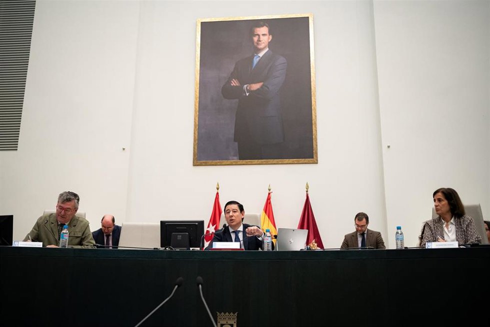 Archivo - El presidente del Pleno de Cibeles, Borja Fanjul, durante un pleno en el Ayuntamiento de Madrid, a 29 de enero de 2024, en Madrid (España). El Pleno del Ayuntamiento de Madrid debate sobre las talas de árboles previstas en el entorno de Atocha