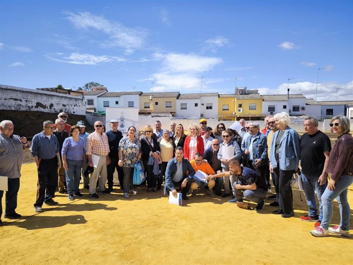 Los huertos urbanos Ecológicos de Alcalá de Guadaíra se disponen en una parcela municipal de la Avenida Santa Lucía con una superficie de 1.899 metros cuadrados.