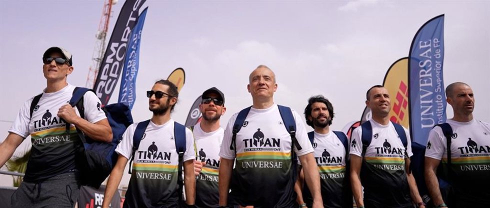 Componentes del equipo 'Titan Deja Huella UNIVERSAE', que está compitiendo en la Titan Desert 2024