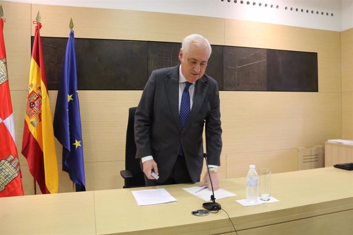 El presidente del TSJCyL antes de comenzar la rueda de prensa.