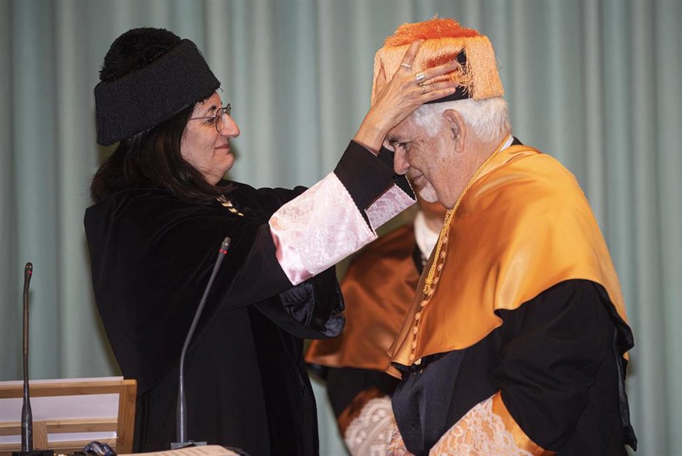Simon L. Dolan es investido como Doctor Honoris Causa de la Universidad de Huelva.