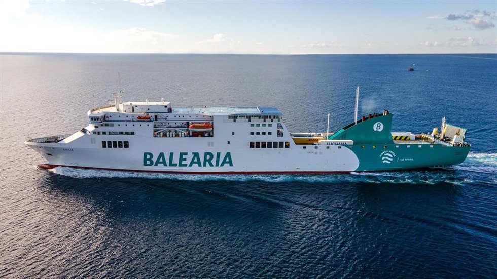 Uno de los ferrys que hacen la ruta Huelva-Canarias.