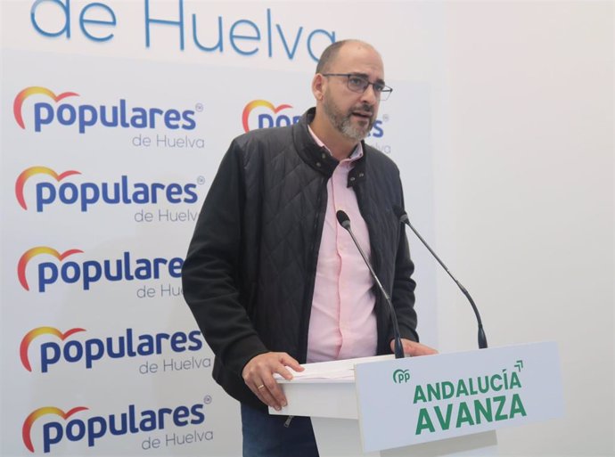 Archivo - El portavoz del PP en el Ayuntamiento de Almonte, Miguel Ángel Jiménez.